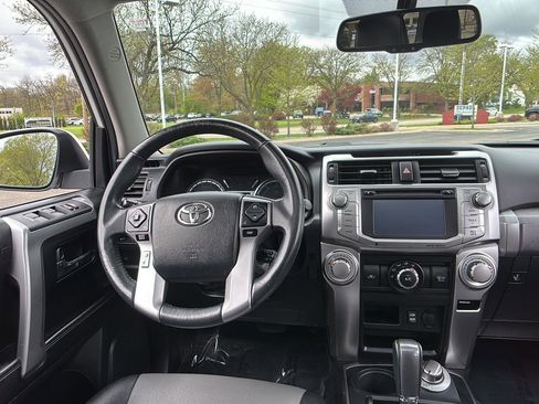 Used 2016 Toyota 4Runner SR5 Premium AWD/4WD image 14