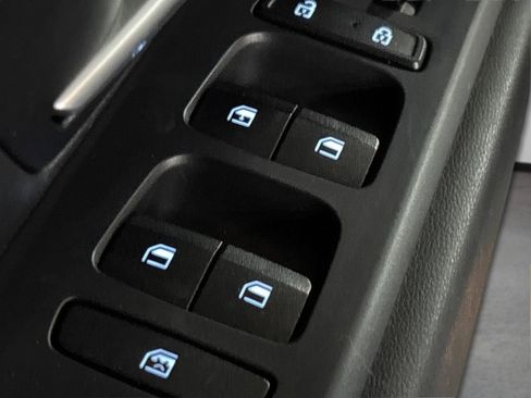 Used 2023 Hyundai Santa Cruz SE w/ Cargo Package image 25