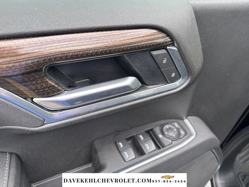 Used 2025 Chevrolet Silverado 1500 LT AWD/4WD image 11