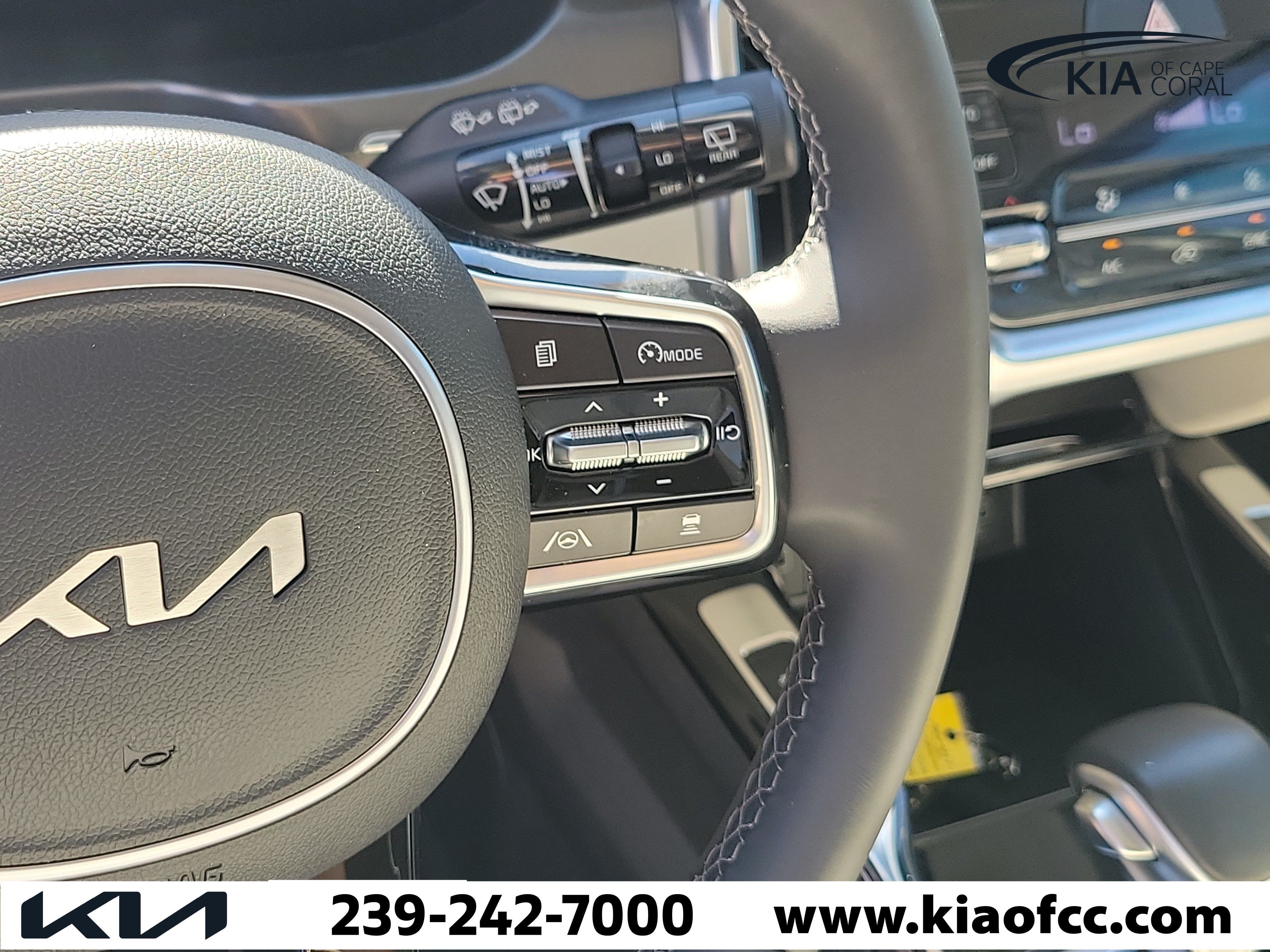 Certified 2023 Kia Sorento SX FWD image 29