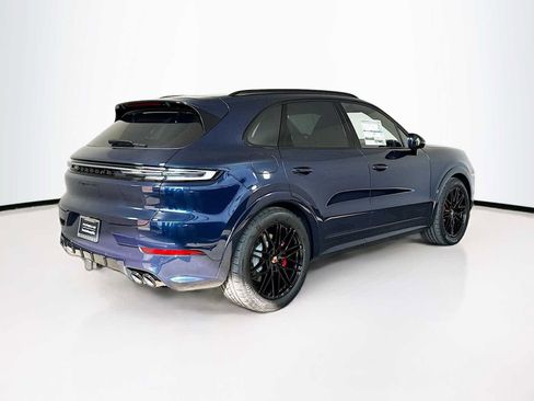 New 2026 Porsche Cayenne GTS image 9