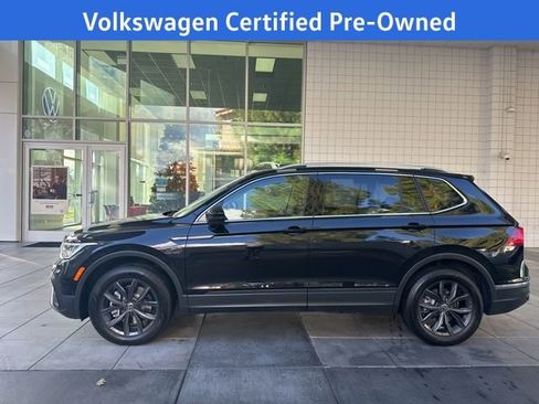 Certified 2024 Volkswagen Tiguan SE w/ Panoramic Sunroof Package image 2