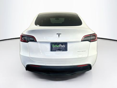 Used 2021 Tesla Model Y Long Range AWD/4WD image 7