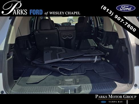 Used 2023 Honda Pilot Touring image 8