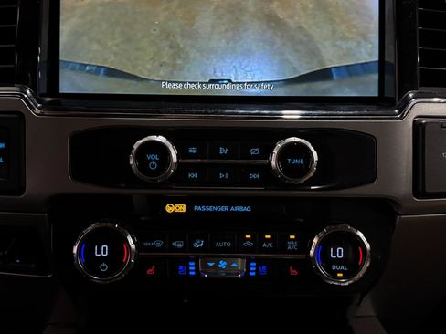 Used 2022 Ford F250 Lariat w/ Lariat Value Package AWD/4WD image 28