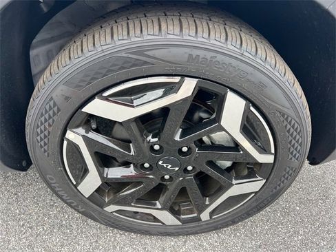 Used 2025 Kia Seltos SX image 12