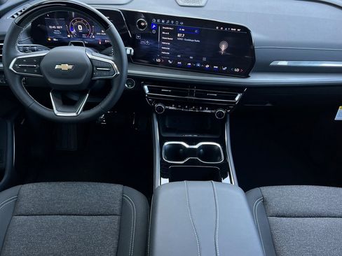 New 2025 Chevrolet Traverse LT w/ Enhanced Driving Package image 15