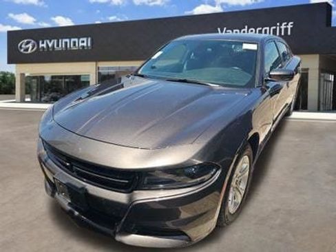 Used 2020 Dodge Charger SXT RWD image 2