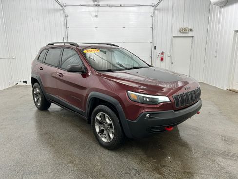 Used 2019 Jeep Cherokee Trailhawk w/ Cold Weather Group image 2
