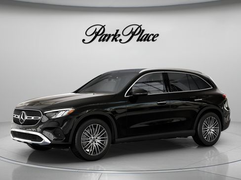 Used 2026 Mercedes-Benz GLC 300 image 2