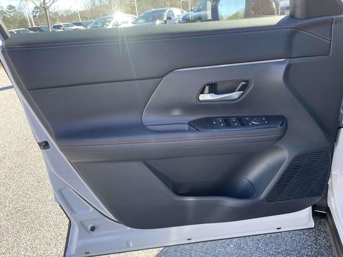 Used 2026 Nissan Kicks SR image 13