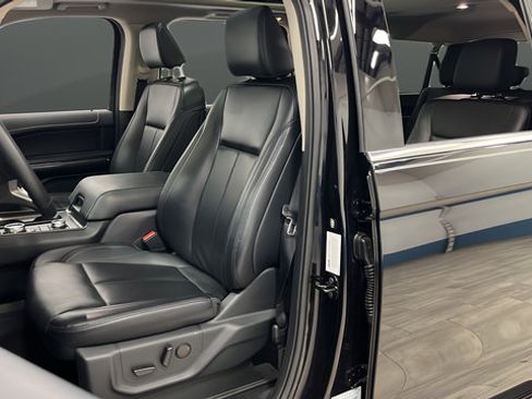 Used 2024 Ford Expedition Max XLT AWD/4WD image 9