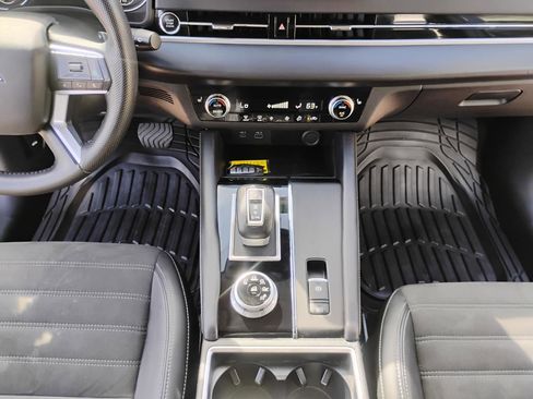 Used 2023 Mitsubishi Outlander SE image 64