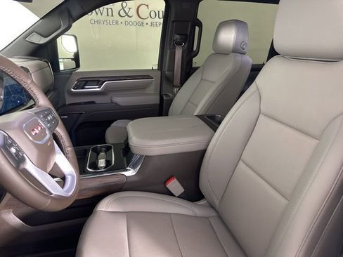 Used 2025 GMC Sierra 2500 SLT w/ SLT Premium Package image 21