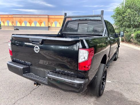 Used 2018 Nissan Titan SV w/ SV Convenience Package AWD/4WD image 10