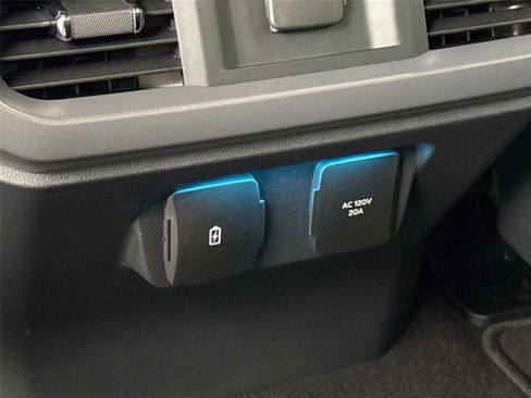 Used 2025 Ford F150 XLT w/ Equipment Group 302A MID image 38