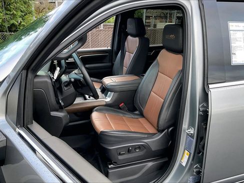 Certified 2025 Chevrolet Silverado 3500 High Country w/ High Country Premium Package image 25