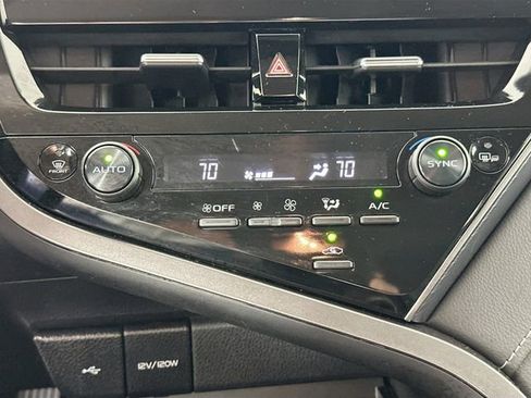 Used 2024 Toyota Camry SE image 13