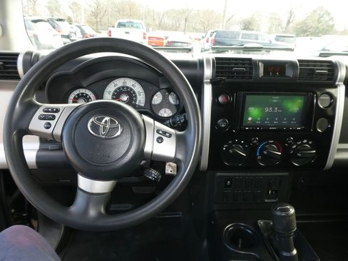 Used 2012 Toyota FJ Cruiser 4WD image 13