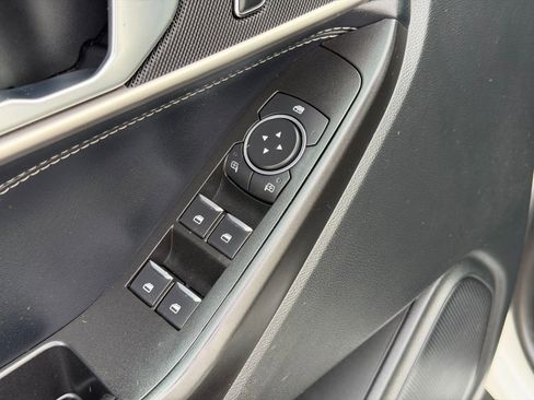 Used 2020 Ford Explorer XLT w/ Equipment Group 202A image 13