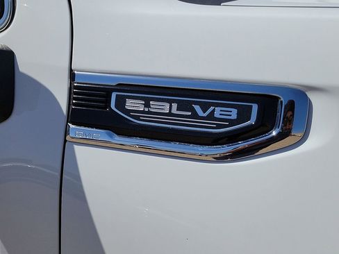 Used 2024 GMC Sierra 1500 SLT AWD/4WD image 13