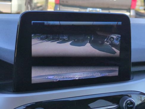 Used 2020 Ford Escape SE image 19