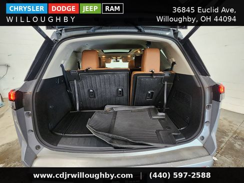 Used 2025 Nissan Pathfinder Platinum AWD/4WD image 35
