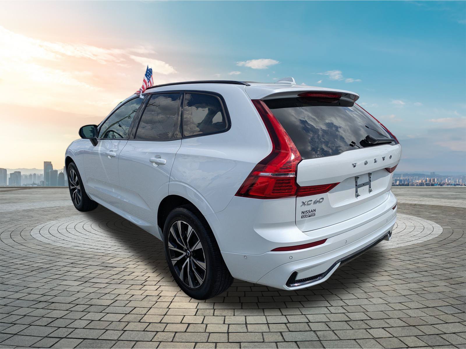 Used 2024 Volvo XC60 B5 Plus AWD/4WD image 7