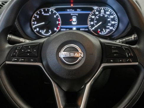 Used 2025 Nissan Sentra SV FWD image 13