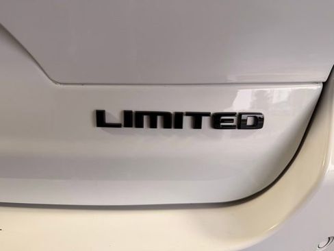 Certified 2023 Jeep Grand Cherokee L Limited w/ Black Appearance Package image 13