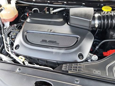 Used 2020 Chrysler Pacifica Touring-L image 26