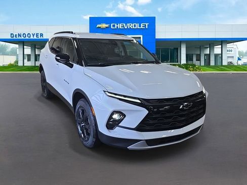 New 2026 Chevrolet Blazer LT image 4