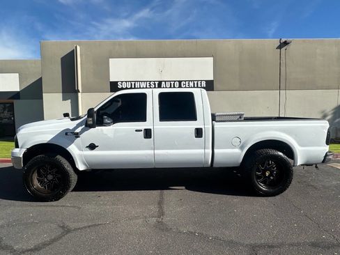 Used 2005 Ford F250 XLT image 1