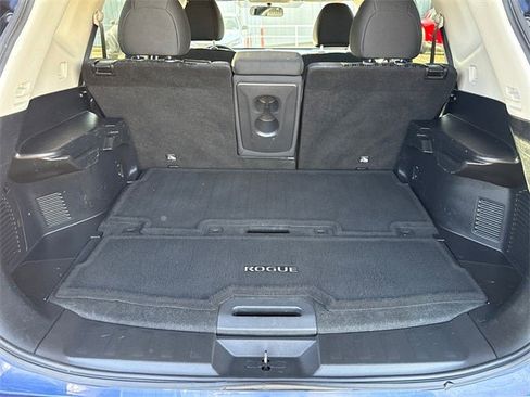 Used 2017 Nissan Rogue SV image 12