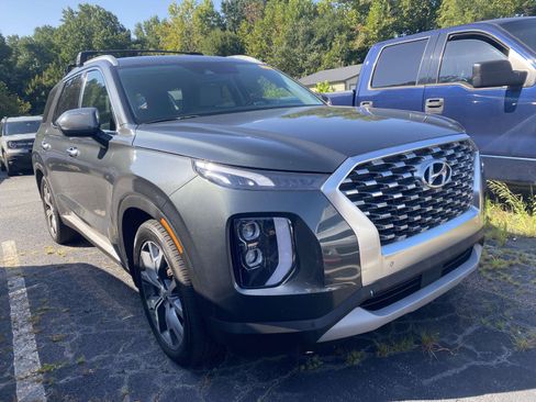 Used 2020 Hyundai Palisade SEL FWD image 2
