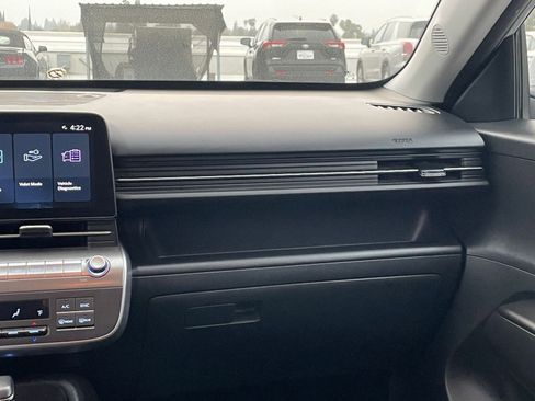 Used 2025 Hyundai Kona SEL image 34