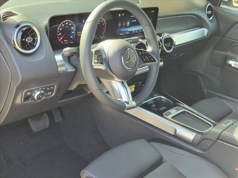 New 2026 Mercedes-Benz GLB 250 image 3