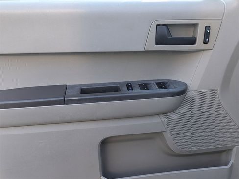 Used 2012 Ford Escape XLS image 12