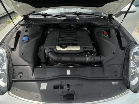 Used 2016 Porsche Cayenne AWD/4WD image 30