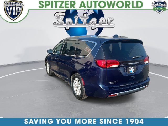 Used 2018 Chrysler Pacifica Touring-L FWD image 8