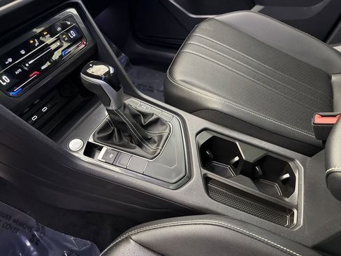 Certified 2023 Volkswagen Tiguan SE w/ Panoramic Sunroof Package image 21