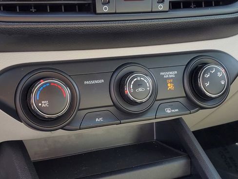 Used 2022 Kia Forte LXS w/ LXS Technology Package image 23