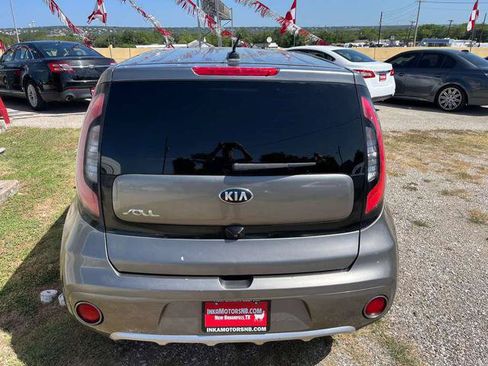 Used 2018 Kia Soul + FWD image 8