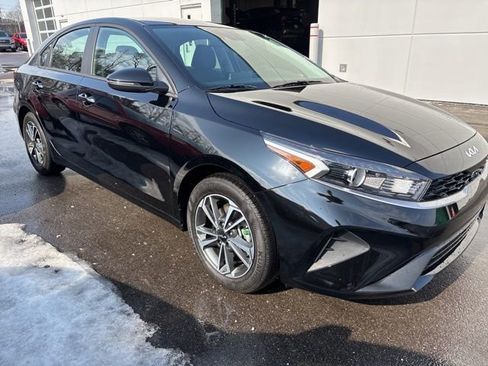 Certified 2024 Kia Forte LXS w/ LXS Technology Package image 3