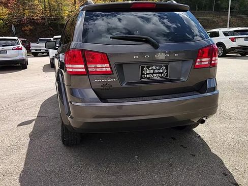 Used 2017 Dodge Journey SE image 7