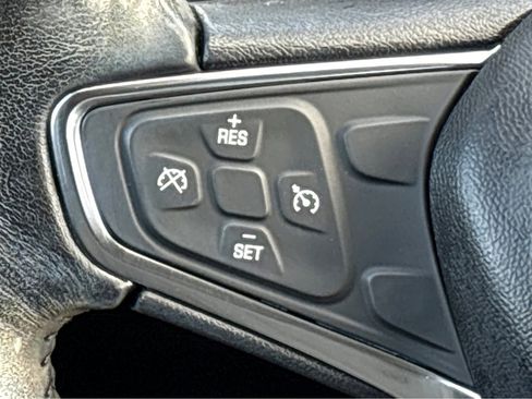 Used 2019 Chevrolet Equinox LT image 16