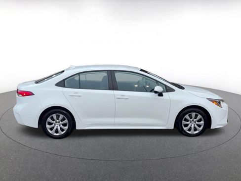 Used 2025 Toyota Corolla LE image 17