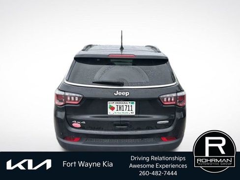 Used 2018 Jeep Compass Latitude w/ Popular Equipment Group AWD/4WD image 5