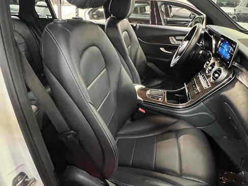 Used 2020 Mercedes-Benz GLC 300 4MATIC image 31