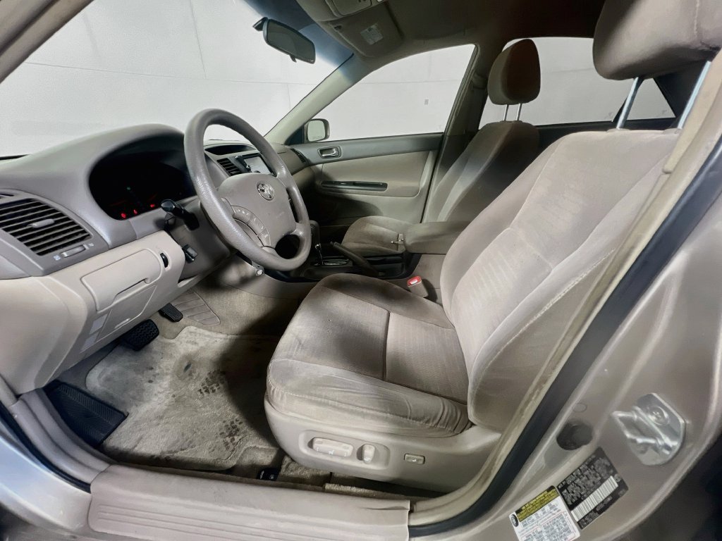 Used 2006 Toyota Camry LE FWD image 12